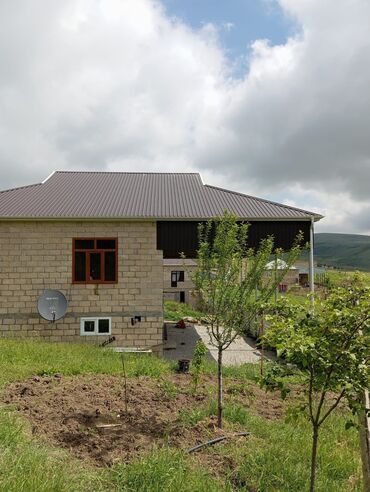 Həyət evləri və villaların satışı: 4 otaqlı, 8 kv. m, Orta təmir — 14