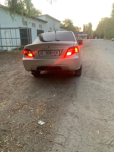 срочно продать машину: Daewoo Nexia: 2008 г., 1.6 л, Механика, Бензин