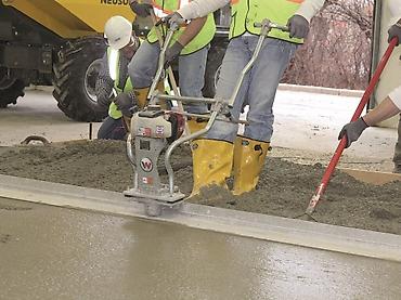 Аренда инструментов: Виброрейка рейка 3 метра бензин Адрес Ж/м пишпек ул. Аммосова — 4