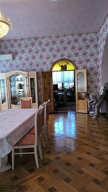 Продажа коттеджей и домов: Продам дом 2 этажа с подвалом . Участок разделен на два участка — 16