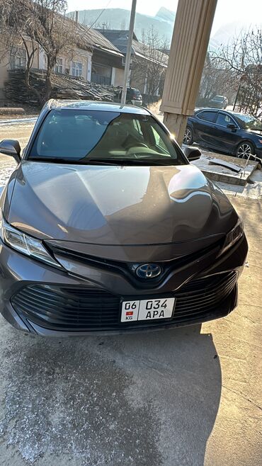 Toyota Camry: 2019 г., 2.5 л, Типтроник, Гибрид, Седан