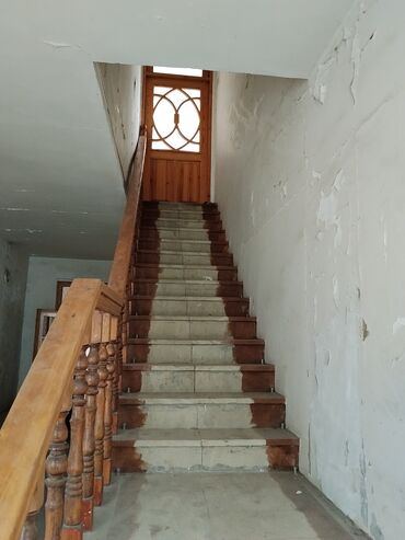 Həyət evləri və villaların satışı: 4 otaqlı, 400 kv. m, Kredit yoxdur, Orta təmir — 15