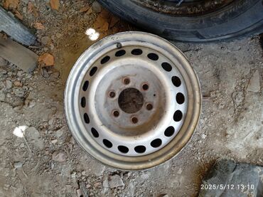 шина 235 65 16 сешка: Железные Диски R 16 Mercedes-Benz, 1 шт, отверстий - 6, Б/у