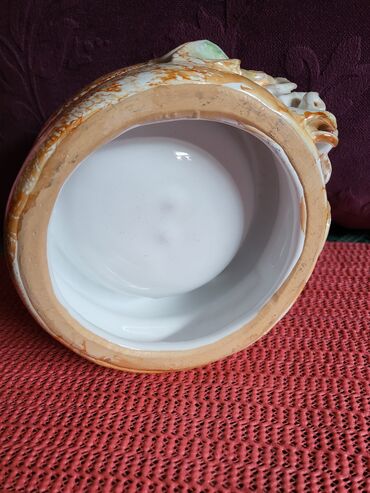 Kuhinjski setovi: Set nov rucni rad iz 80ih. pepeljara i cinija. Rucni rad. rucno — 18