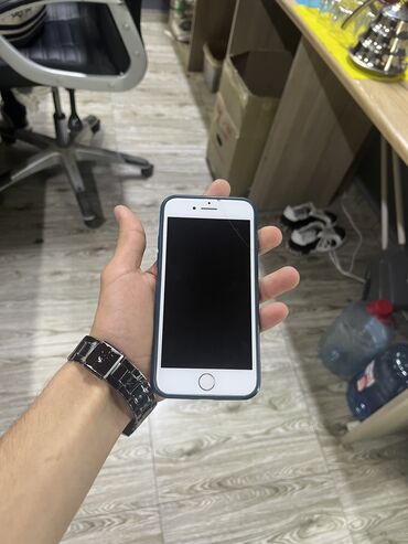 Apple iPhone: IPhone 8, 64 GB, Rose Gold, Barmaq izi, Face ID, Simsiz şarj