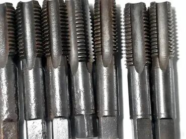 Ostali uređaji: Rucne ureznice M24 (M24x3) ureznica Cena je za komplet od tri rucne — 5