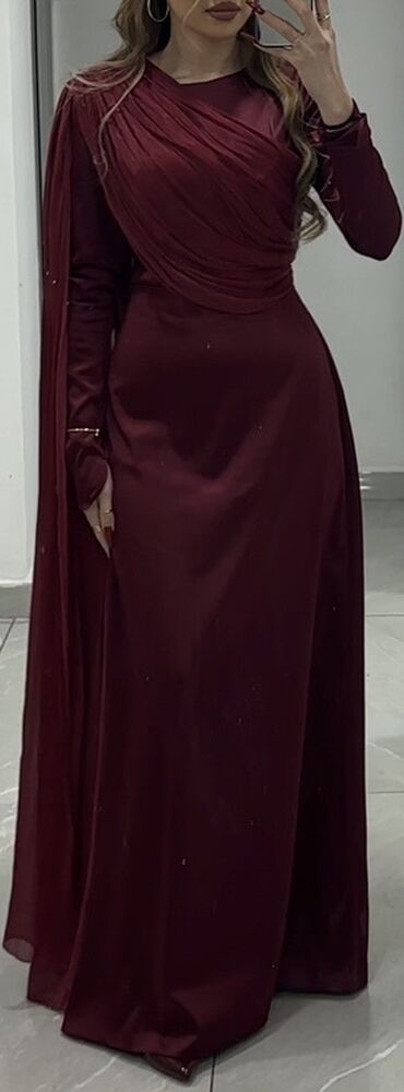 вечерние бордовые платья: Bordo rəngli uzun ziyafət geyimi - Model: tam uzunluqlu, bədənə