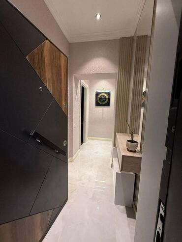 Uzunmüddətli kirayə mənzillər: Nəsimi rayonu, Nəsimi bazarının yanında 20 mərtəbəli binanın 18 ci — 8