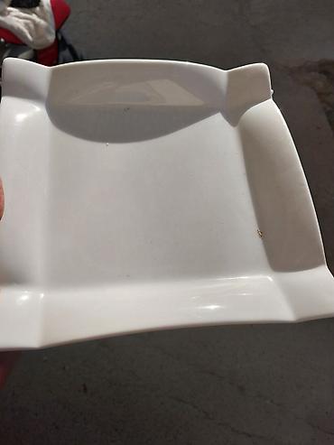 Наборы посуды: Набор столовой посуды (разнородные предметы): - Стеклянная круглая — 2