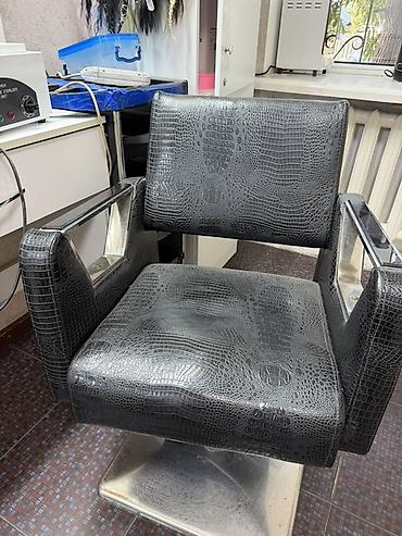 Продаю Парикмахерские кресла, 2 модели: 1) Прямоугольное кресло на