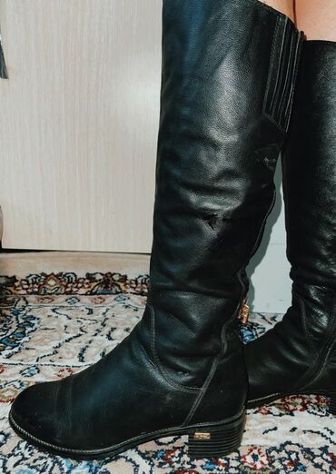 сапоги женские кожаные: Сапоги, 39, цвет - Черный
