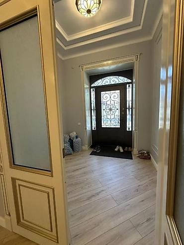 Продажа коттеджей и домов: Продается новый 2-этажный дом с отличным ремонтом 📍 Киргизия-1, ул — 15