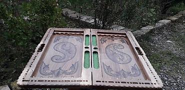 Nərdlər: Oyma naxışlı, taxtadan hazırlanmış nərd dəsti. Qutunun xarici səthi -da lalafo.az — 15 Nərdlər: Oyma naxışlı, taxtadan hazırlanmış nərd dəsti. Qutunun xarici səthi — 15