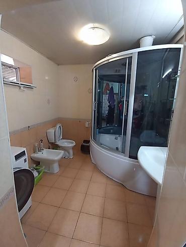 Продажа коттеджей и домов: Продаю уютный жилой дом Ахунбаева/Шукурова Участок 4 сотых В Доме 3 — 7