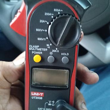 cctv tester: UNI-T UT200B kleş multimetri Xüsusiyyətlər: - Kleş tipli cərəyan — 1