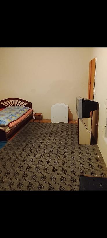 1 otagli ev: Kirayə verilir: 1 otaqlı mənzil - Planlama: Zal/yataq otağı, ayrıca — 2