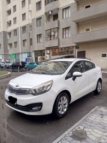 xacmazda ucuz avtomabiller: Kia Rio: 1.6 л | 2012 г. Седан