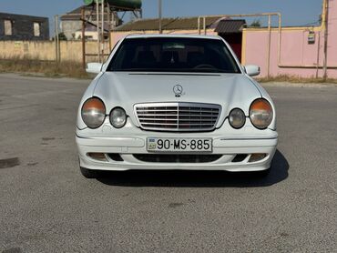 Mercedes-Benz: Mercedes-Benz CE-Class: 2.2 l | 1999 il Sedan