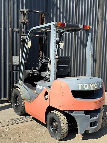 вилочный погрузчик тойота: Погрузчик, Toyota, 2011 г., Колесный, Вилочный — 7