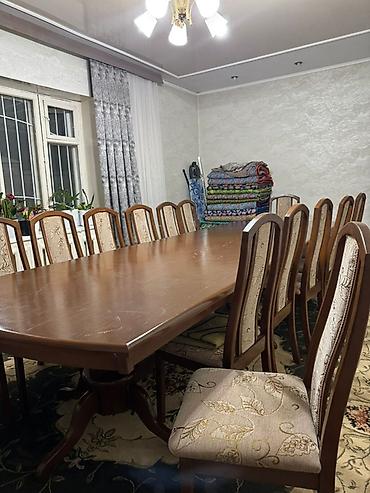 Большой обеденный гарнитур: раздвижной стол + 16стульев - Материал
