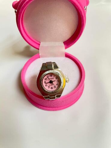 Prstenje: Prsten sat (Podesiv)
Cena:1000din — 10