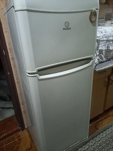 Mətbəx texnikası: Indesit iki qapılı soyuducu - Brend: Indesit - Rəng: gümüşü/boz - Üst — 1