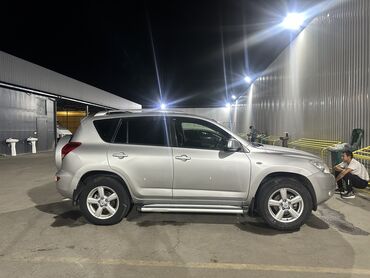 кю 7: Toyota RAV4: 2006 г., 2 л, Механика, Бензин, Кроссовер