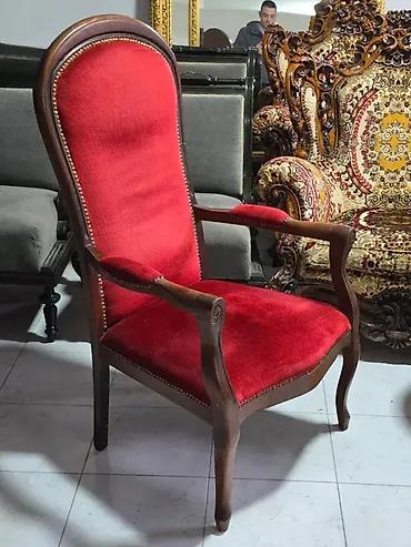 sto okrugli: Stilska fotelja Voltera 🪑✨ Dobro stanje. 🏠 Moguće lično preuzimanje — 4