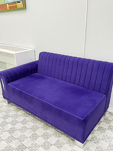 Диваны: Bənövşəyi rəngdə elegant divan - Parça: Yumşaq, məxməri toxumalı — 1