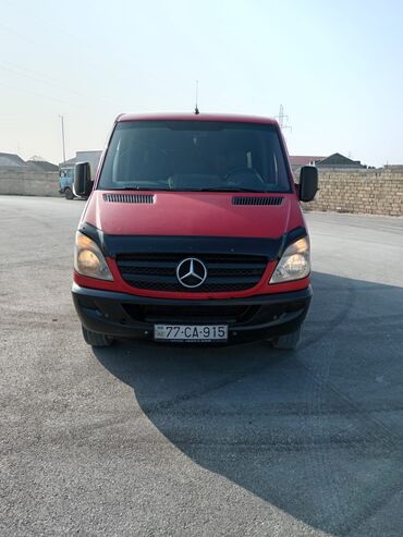 Mercedes-Benz: Mercedes-Benz Sprinter mikroavtobus - Korpus: qırmızı rəng, “Sprinter — 1