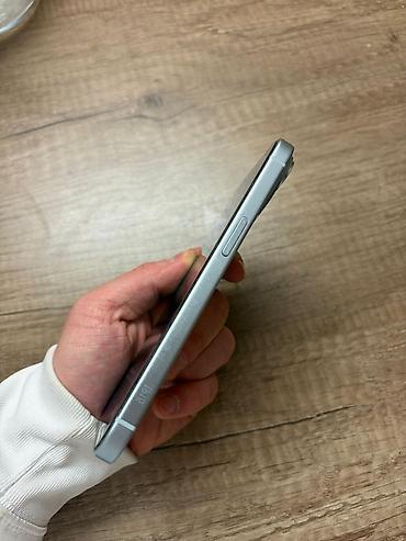 Apple iPhone: Apple iPhone 15 – srebrno/sivo kućište 📱 Na prodaju iPhone 15 – 128GB — 1