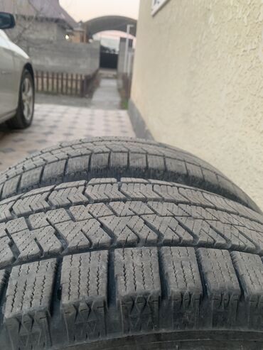 Шины: Шины 215 / 65 / R 16, Зима, Б/у, Пара, Легковые, Япония, Bridgestone