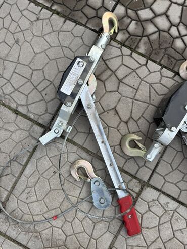 ручной подъемник: Тросовый ручной рычажный лебёдочный натяжитель (ручная лебёдка-тягач)