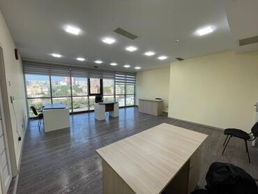 Ofislər: Xətai metrosunun arxasında, metroya piyada 7-8 dəqiqəlik məsafədə, 16 — 6