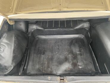 VAZ (LADA): Diqqətlə oxu sonra Maşın ilinə görə yaxşı vəziyyətdədi.Polabarot otur — 7