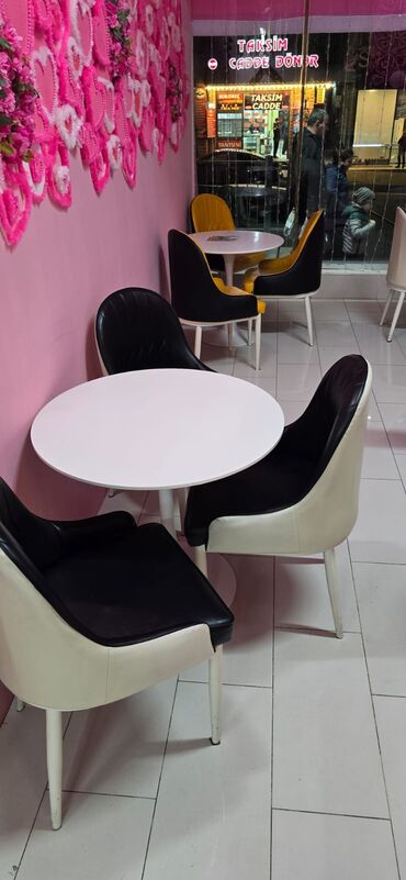restoran masaları: Kafe restoranlar uchun masa desti 170 Azn. 3 destdir. Qiymet 1 deste