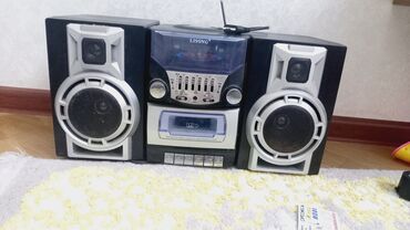 musiqi aparatlari: Livstar musiqi mərkəzi, radio və kaset oxuma funksiyalarına malikdir