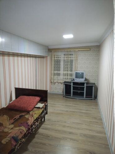 Həyət evləri və villaların satışı: Binəqədi qəs. 5 otaqlı, 130 kv. m, Orta təmir — 17