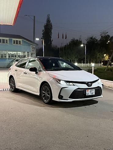 bmw 2: Toyota Corolla: 2019 г., 1.8 л, Автомат, Бензин, Седан — 1