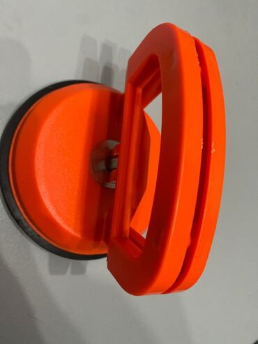 где купить магнитную щетку для мытья окон: НОВАЯ Вакуумная присоска р-н ФИЛАРМОНИИ Манаса 95/Абдумомунова 263