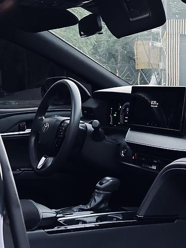 Toyota: Toyota Camry: 2024 г., 2 л, Вариатор, Гибрид, Седан — 11