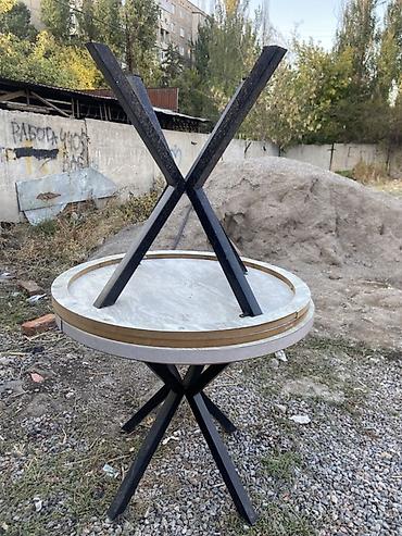 Столы для кафе: Круглый стол с каменной столешницей на металлическом основании - — 4