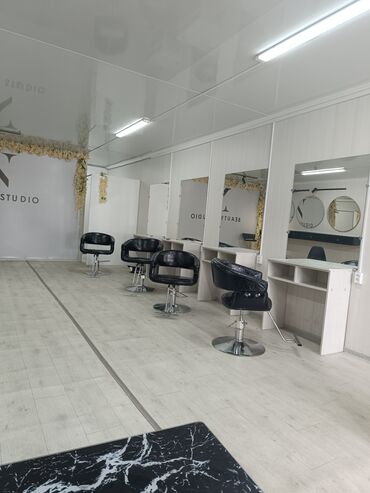 продать дом в бишкеке: Сдаю Кабинет в салоне, 60 м², Для бровиста, Для визажиста, Для мастера по маникюру