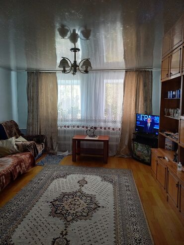 дома дмитриевка: 120 м², 3 комнаты, Старый ремонт Кухонная мебель