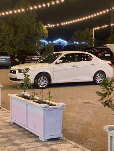 Iran Khodro: Iran Khodro : 1.7 l | 2023 il 99999 km Sedan