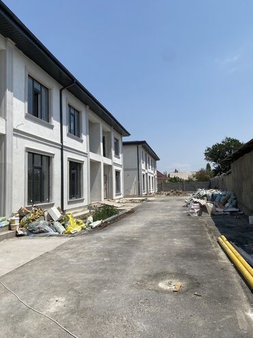 дом село ак жол: Таунхаус, 210 м², 5 комнат, Собственник, ПСО (под самоотделку)