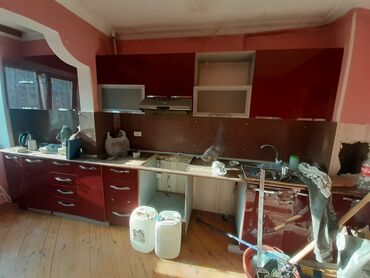 Soyuducular: Metbex mebeli satilir 250azn.Hec bir problemi yoxdu.Olcu 5