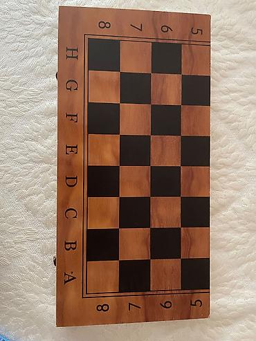 şahmat taxtası: Şahmat + nərd + şaşki 
3 birində taxta şahmat
Ölçü 40x40 — 2
