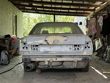 фаркоп е34: BMW 5 series: 1990 г., 2 л, Механика, Бензин, Седан — 1