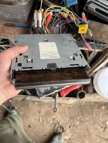 Магнитолы: Автомагнитола Sony, формат 1DIN. Основные особенности: - Поддержка — 16